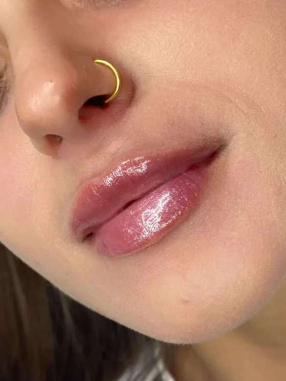 Naturalne modelowanie ust Piła — Beauty Station, Dominika